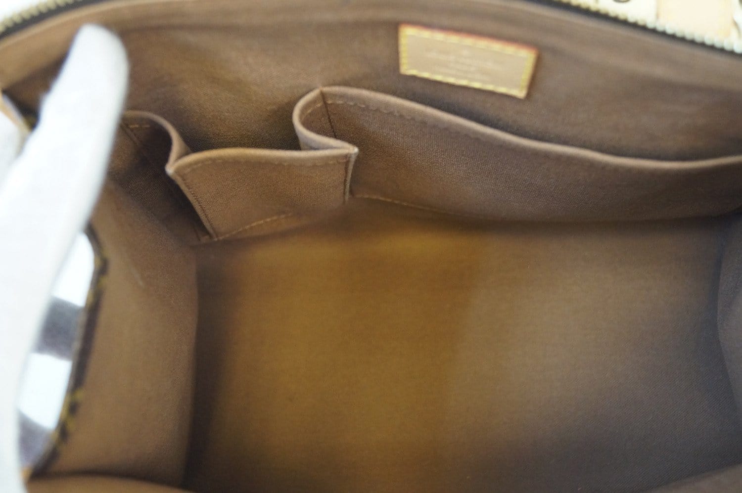 Louis Vuitton Popincourt Handbag 323840