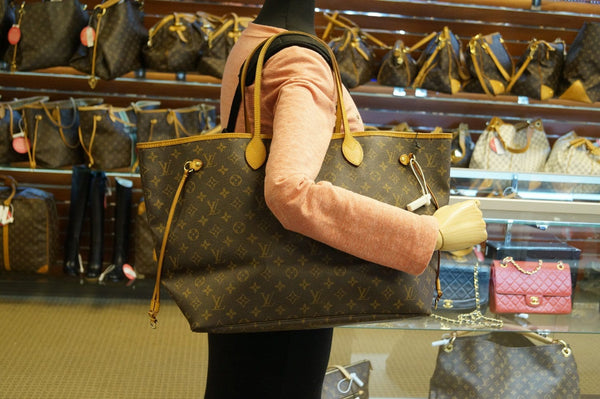 LOUIS VUITTON Monogram Neverfull GM Shoulder Bag