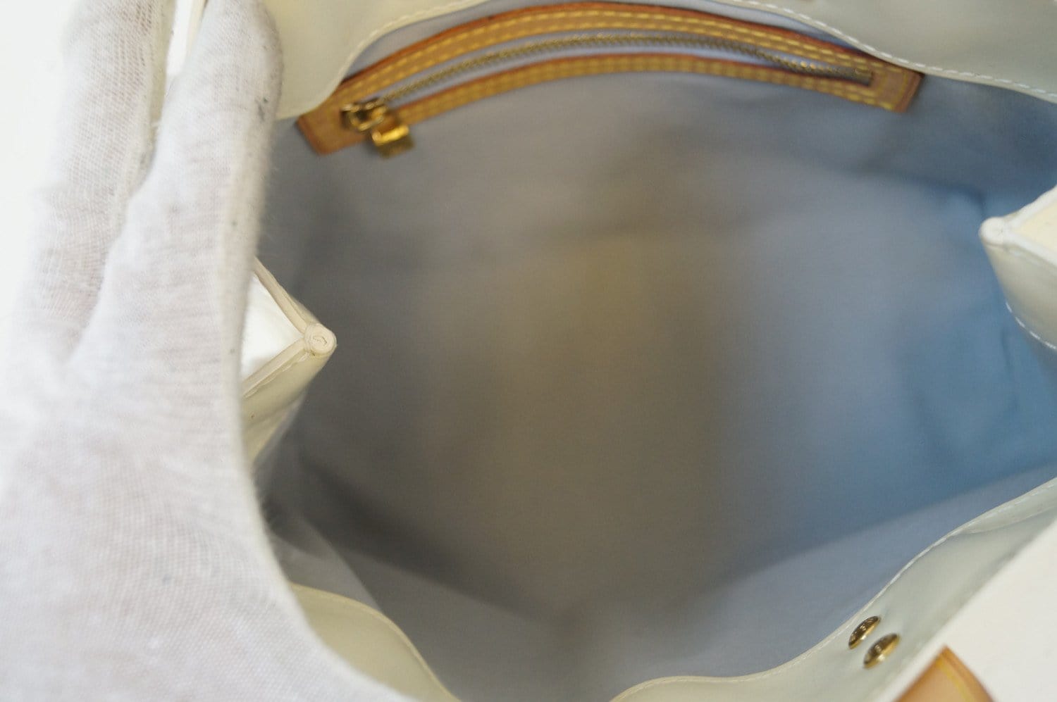 Louis Vuitton Reade Handbag 326835
