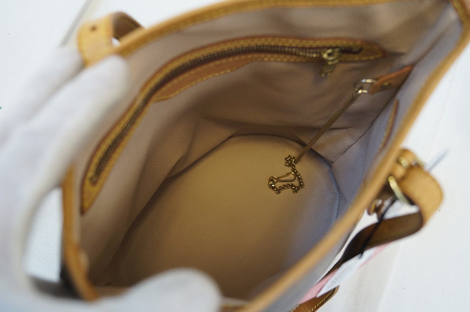 Louis Vuitton M82225 name tag XL clutch Shoulder Bag