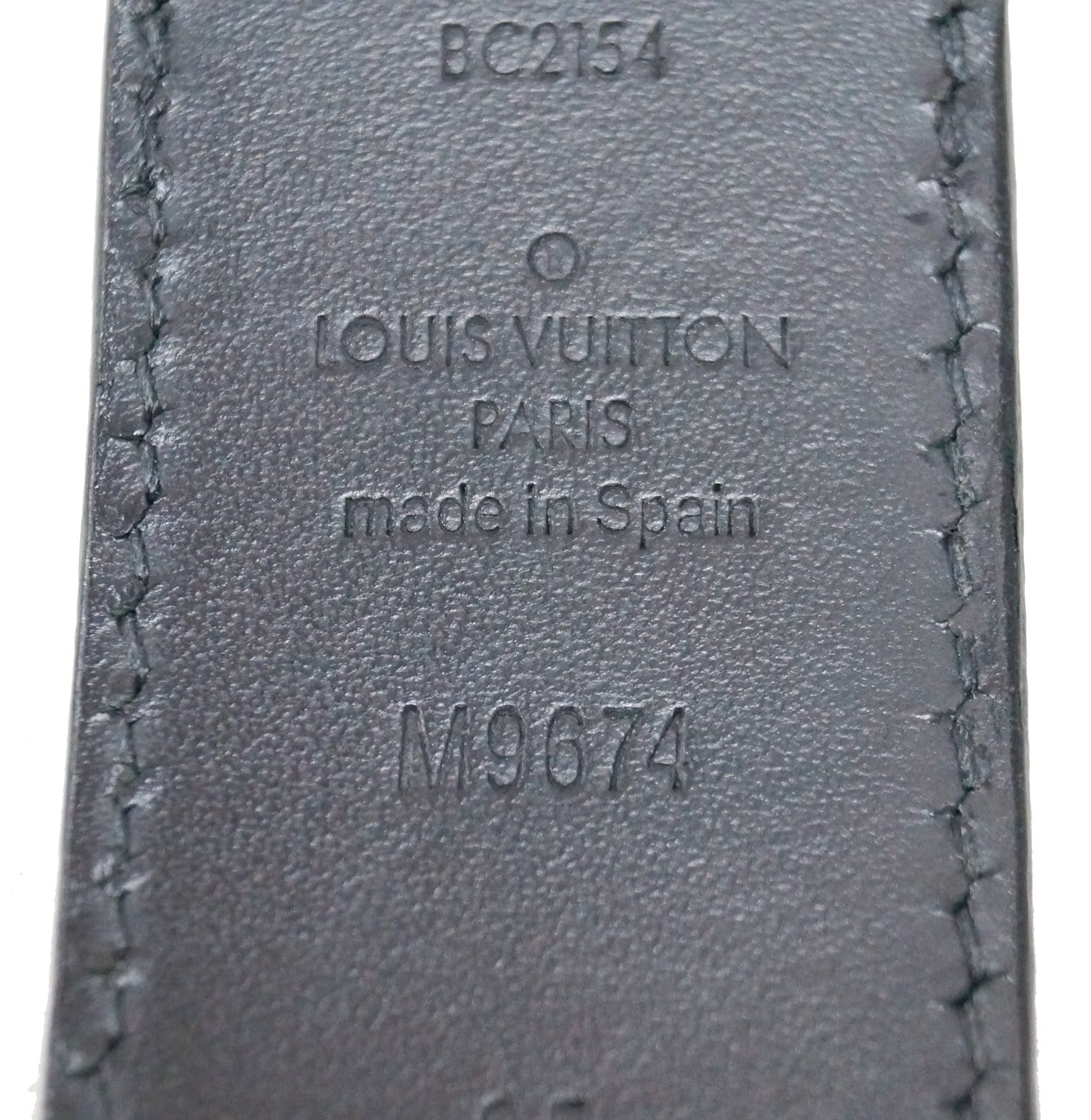 LOUIS VUITTON, a Damier Azur belt, size 90/36. - Bukowskis