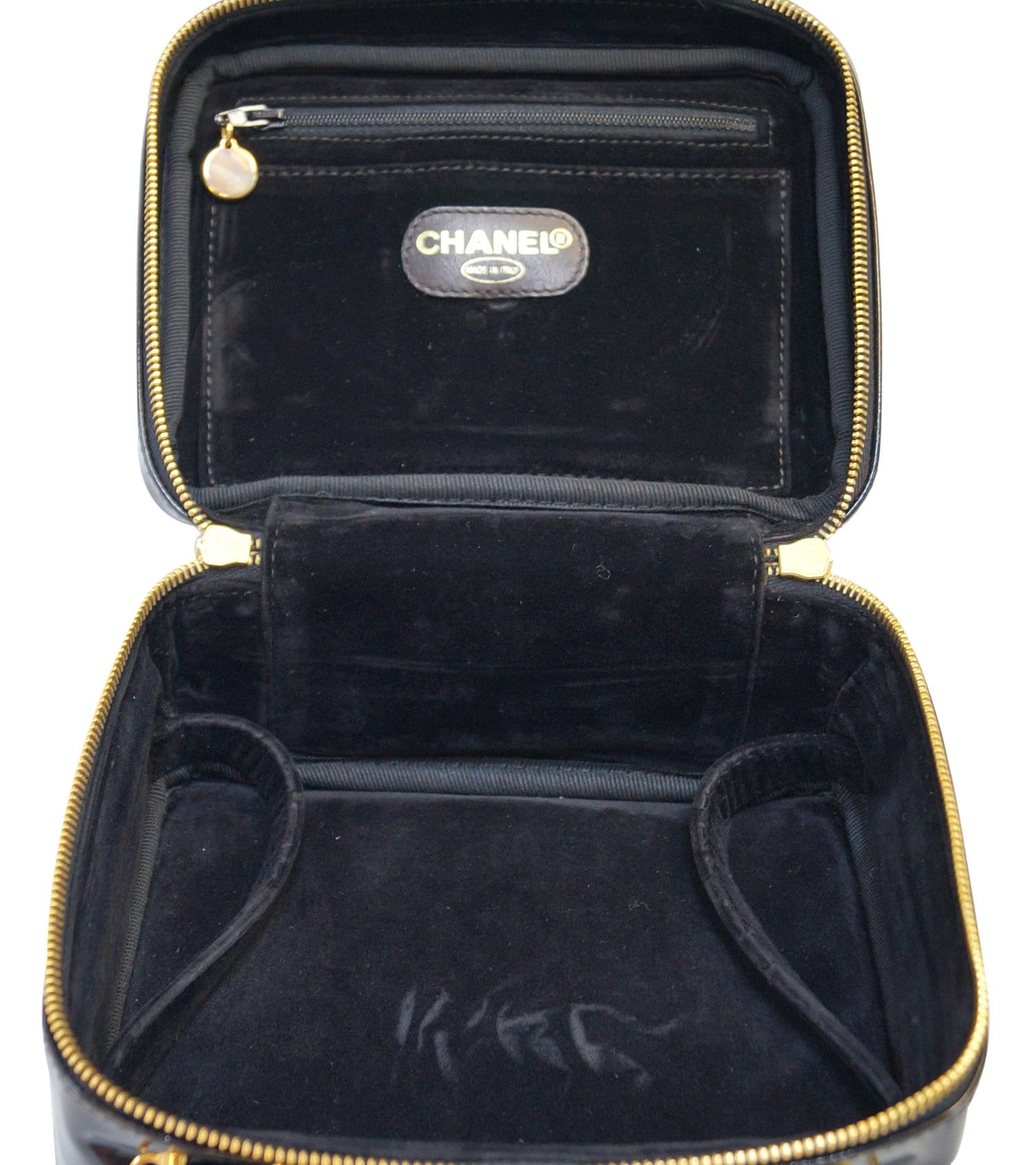 Black Chanel CC Matelasse Patent Leather Vanity Bag – Designer Revival
