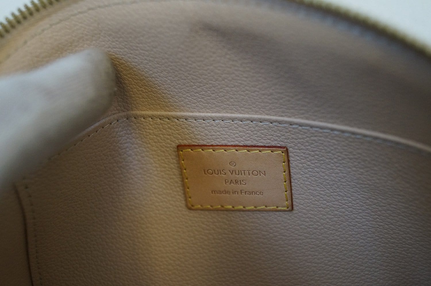 Louis Vuitton (gold) Case – Brandgenics