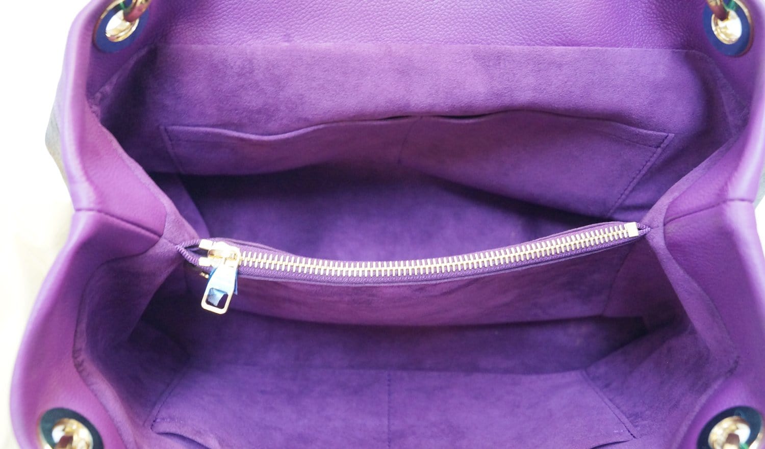 Monogram bag charm Louis Vuitton Purple in Metal - 35612697