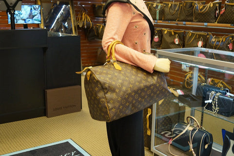 LOUIS VUITTON Monogram Canvas Speedy 40 Handbag