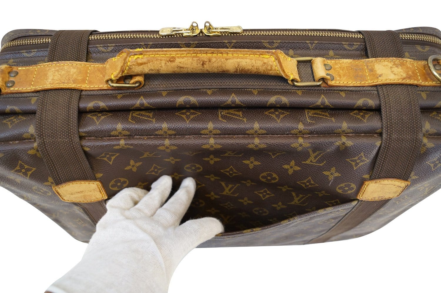 Louis Vuitton, Bags, Louis Vuitton Sirius 53 Zipper Compartments