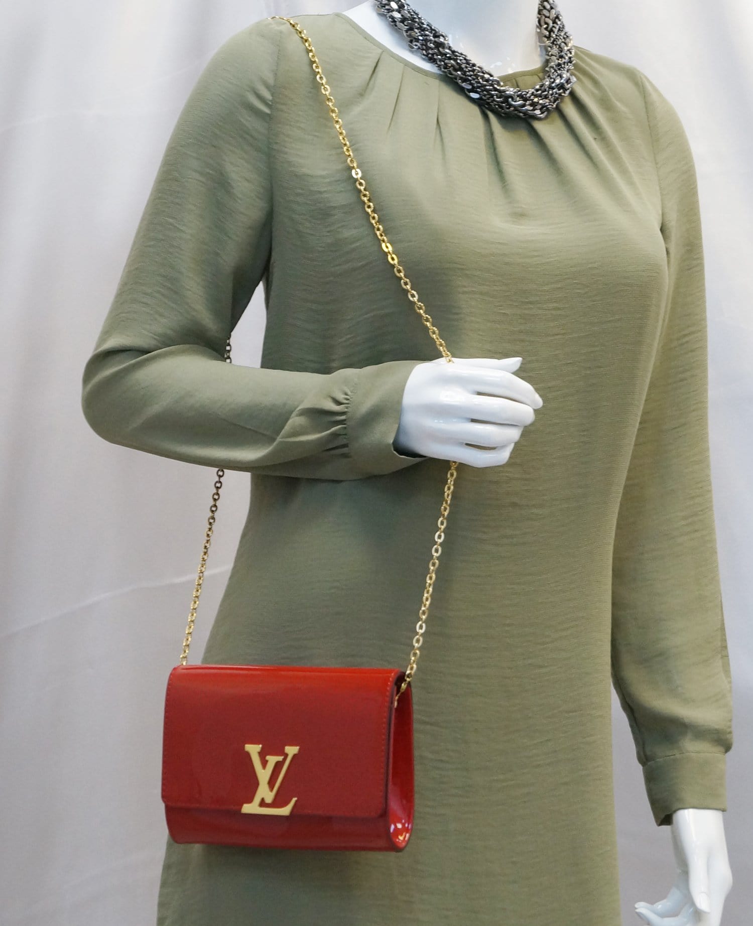 Louise patent leather crossbody bag Louis Vuitton Red in Patent