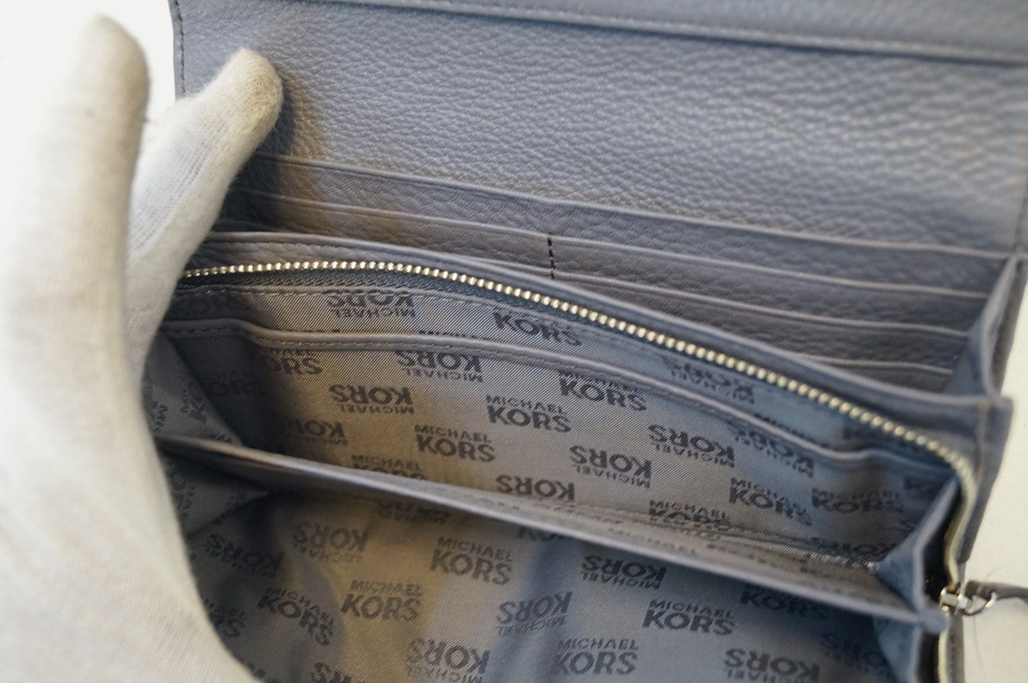 Michael Kors Jet Set Travel Luggage Flip Pocket Envelope Crossbody Leather