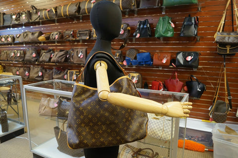 LOUIS VUITTON Monogram Delightful MM Shoulder Bag