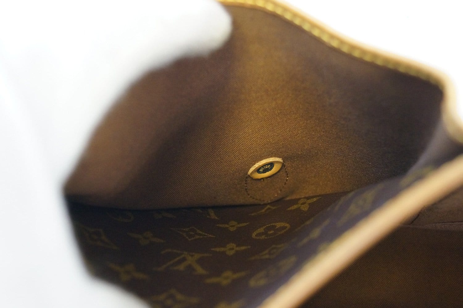 Louis Vuitton Gibeciere GM Messenger Bag Monogram Canvas – heatstation