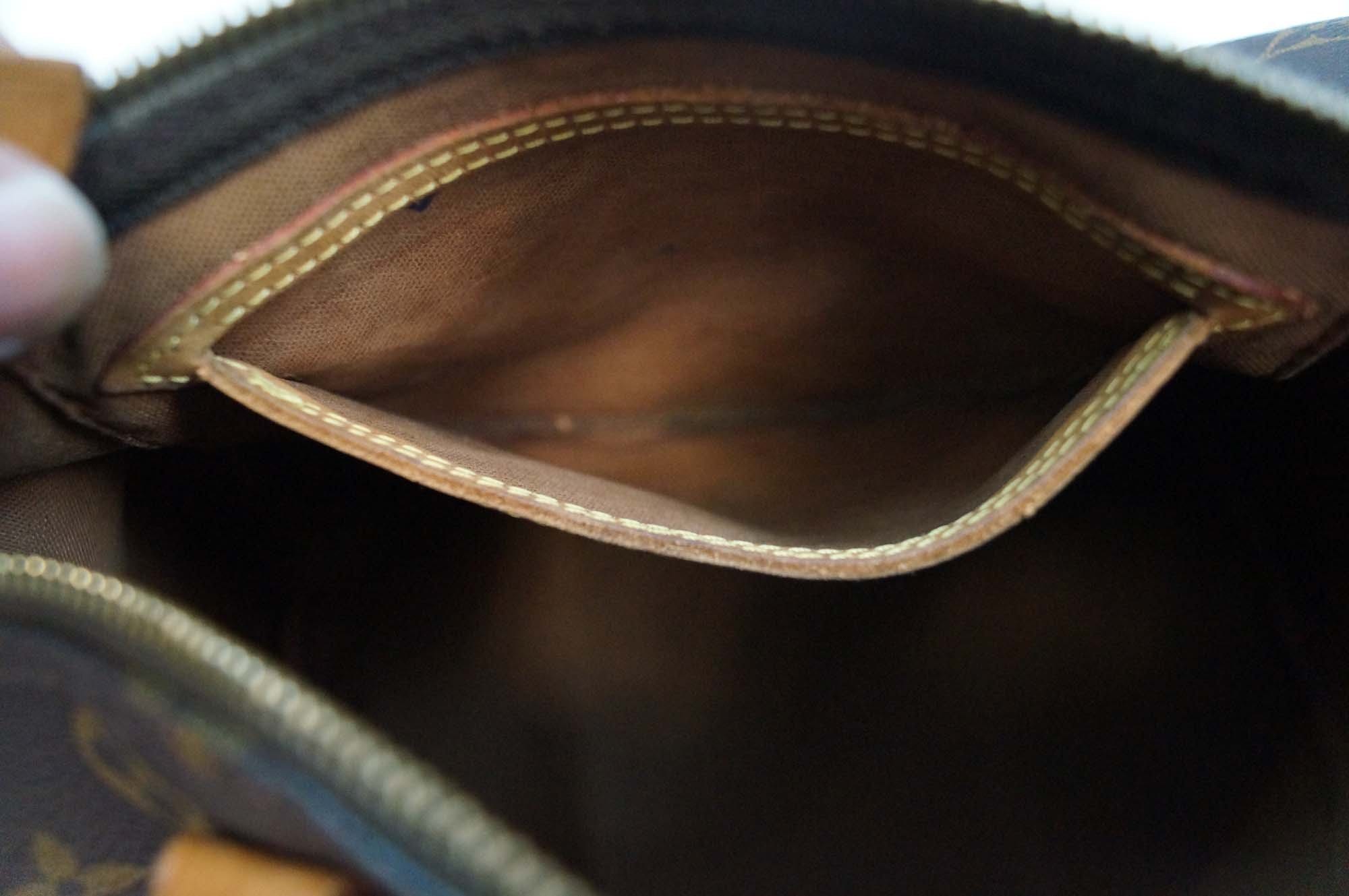 Louis Vuitton Speedy Handbag 372332