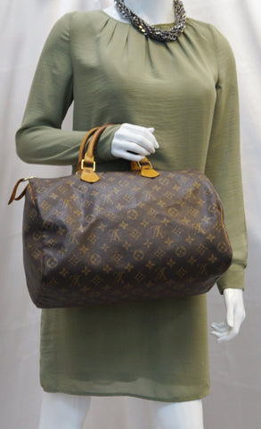 LOUIS VUITTON Monogram Canvas Speedy 30 Satchel Bag