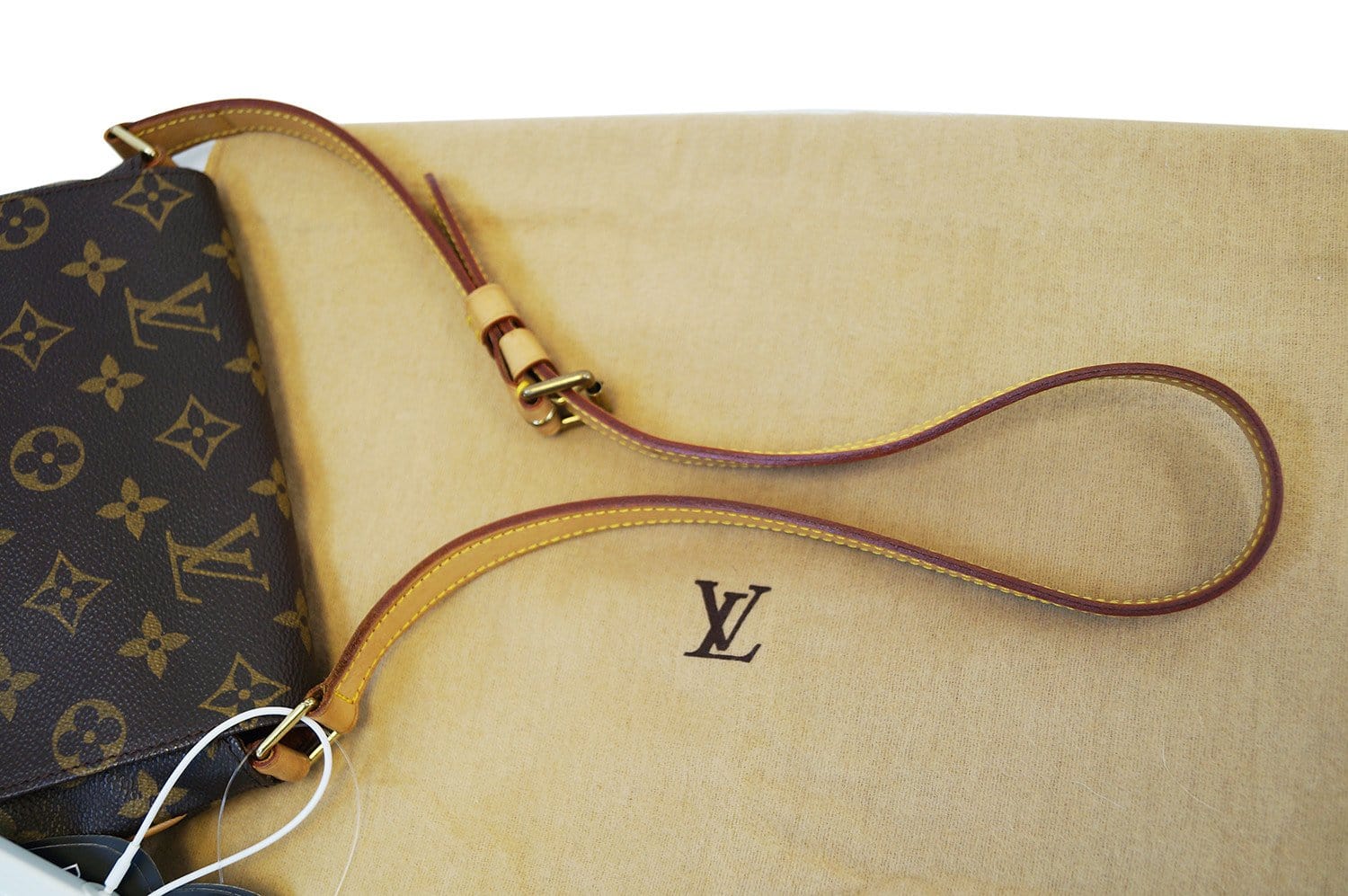 Louis Vuitton, Bags, Authenticity Guaranteed Louis Vuitton Monogram  Musette Salsa Shoulder Bag
