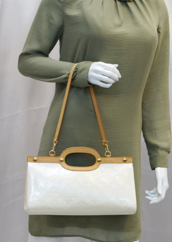 LOUIS VUITTON Cream Vernis Leather Roxbury Drive Shoulder Bag