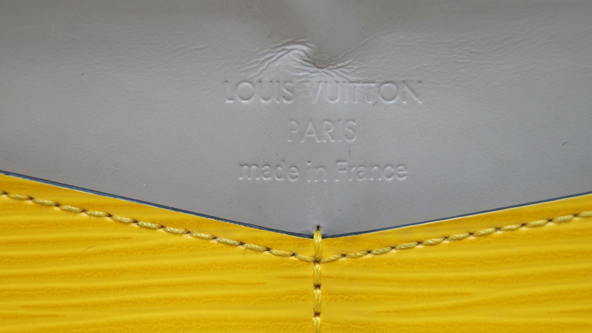Louis Vuitton EPI LV Long Wallet light yellow 7.5 x 4 - APR