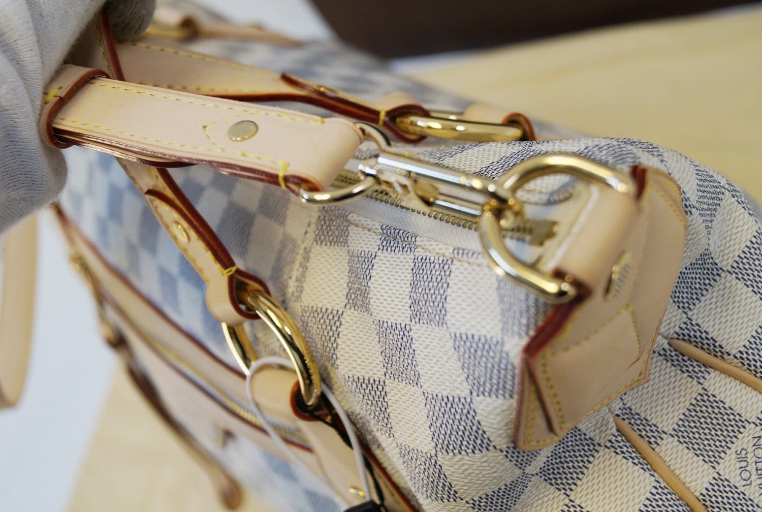 Louis Vuitton Damier Canvas Evora GM Bag - Yoogi's Closet