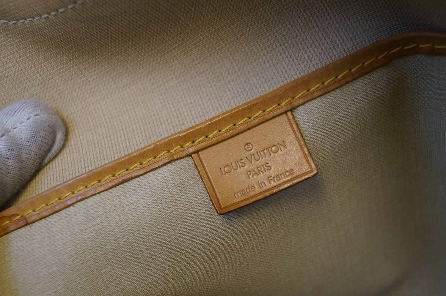 Louis Vuitton Monogram Excursion (SHG-28720) – LuxeDH