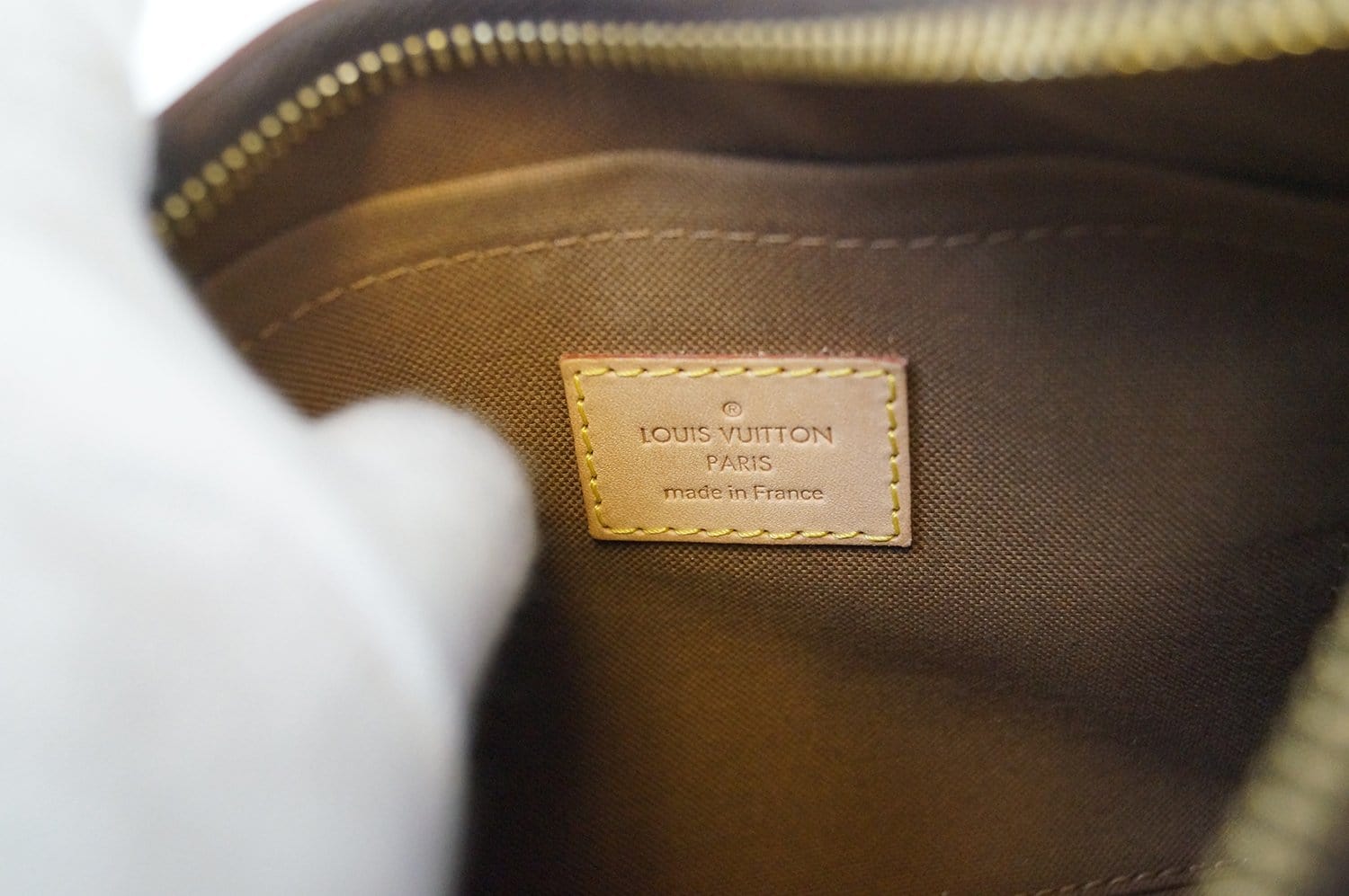 Louis Vuitton Thames Damier PM Shoulder Bag – Uptown Cheapskate