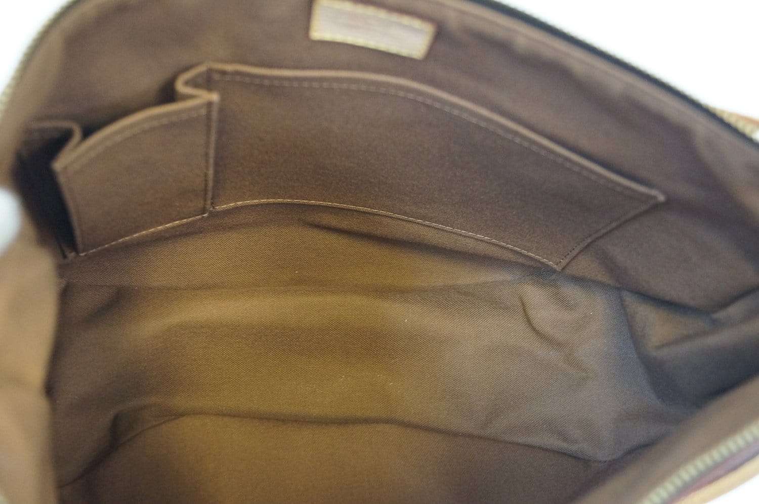Louis Vuitton Discontinued Monogram Tulum Shoulder Bag s28lv21 For Sale at  1stDibs