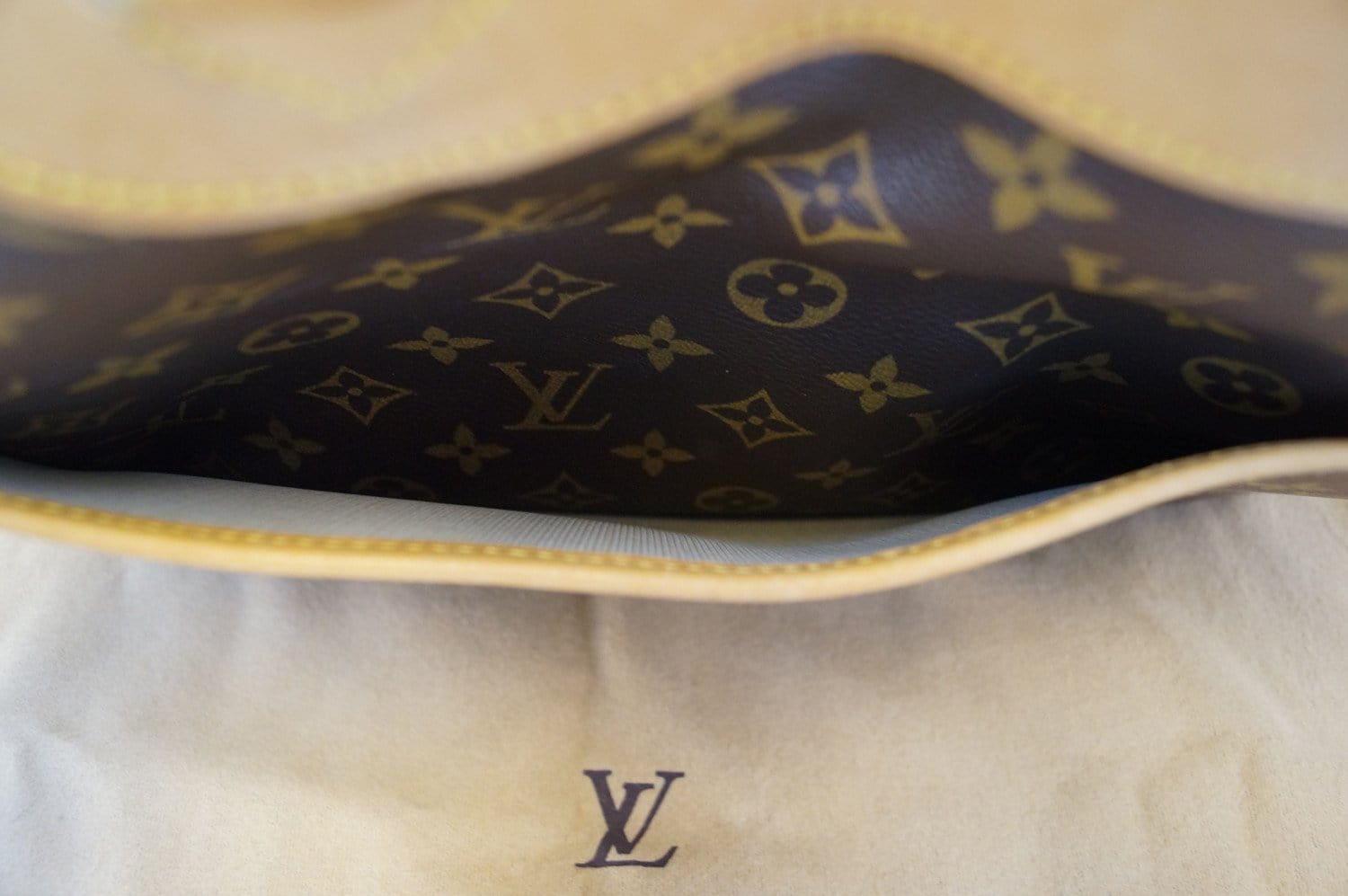 Louis Vuitton Monogram Deauville Boston Travel Hand Bag 100% authentic