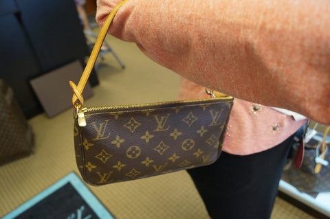 LOUIS VUITTON Monogram Canvas Pochette Accessories Pouch