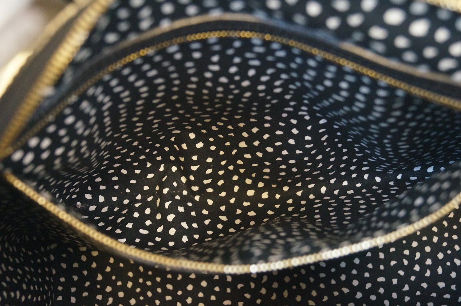 2012 Louis Vuitton Yellow Vernis Leather Dots Infinity Yayoi Kusama Lockit  MM at 1stDibs