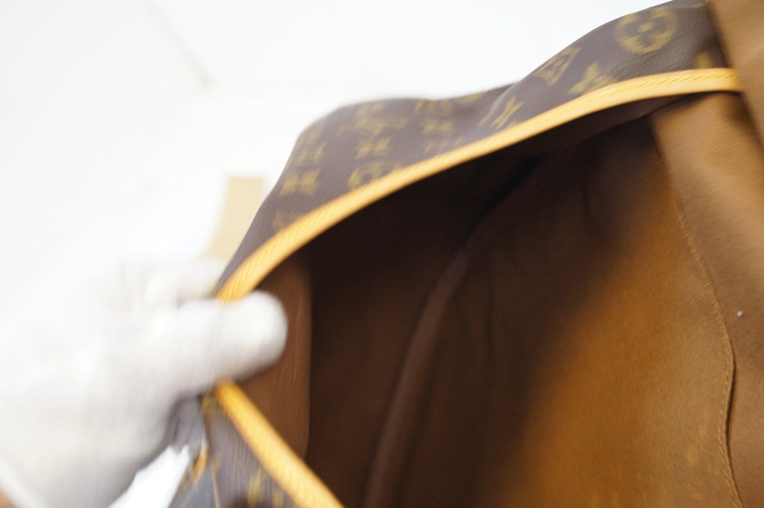 LOUIS VUITTON Saumur 35 Shoulder Bag – Chanel Vuitton