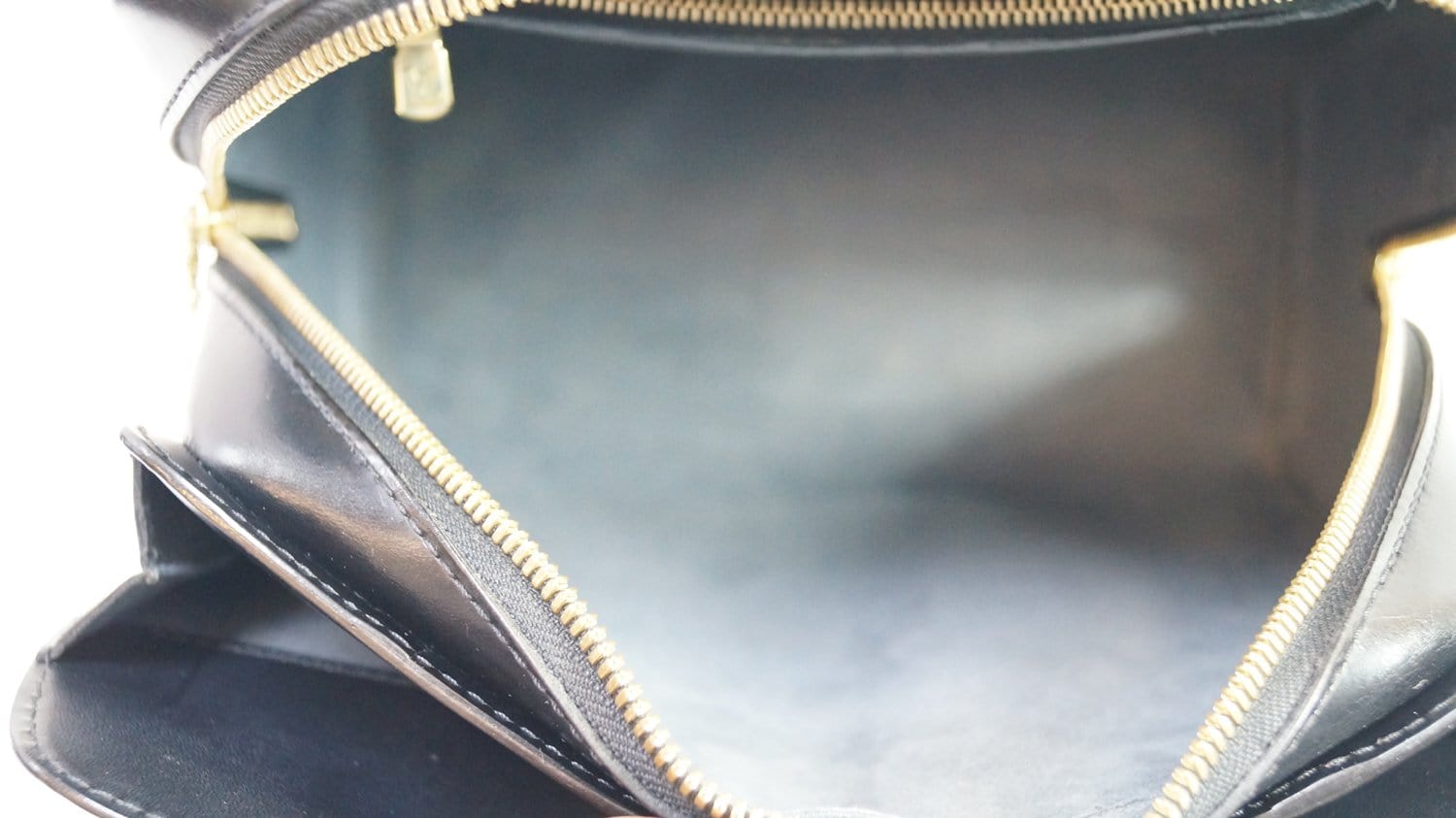 Louis Vuitton Epi Electric Pont-Neuf GM - Black Handle Bags, Handbags -  LOU762038