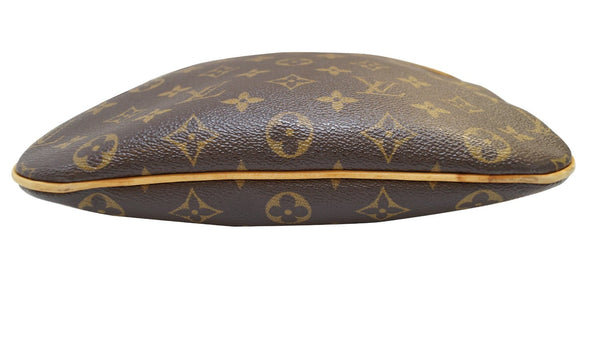 LOUIS VUITTON Monogram Canvas Pochette Bosphore Crossbody