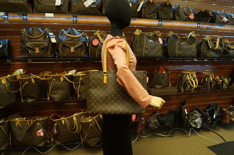 LOUIS VUITTON Monogram Luco Tote Handbag