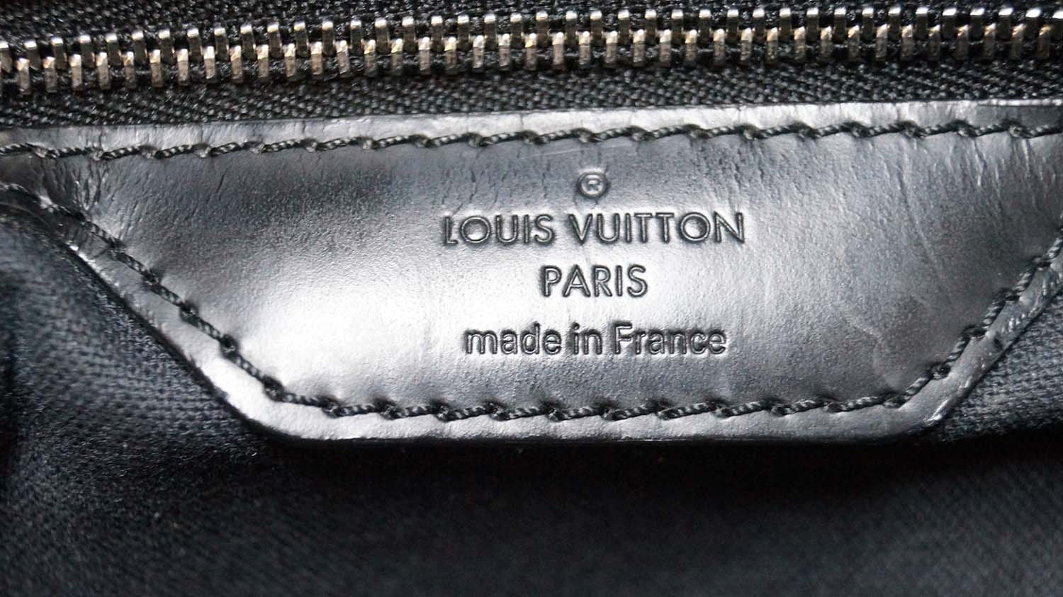 Louis Vuitton Damier Graphite Porte Documents Voyage Briefcase (SHF-3o –  LuxeDH
