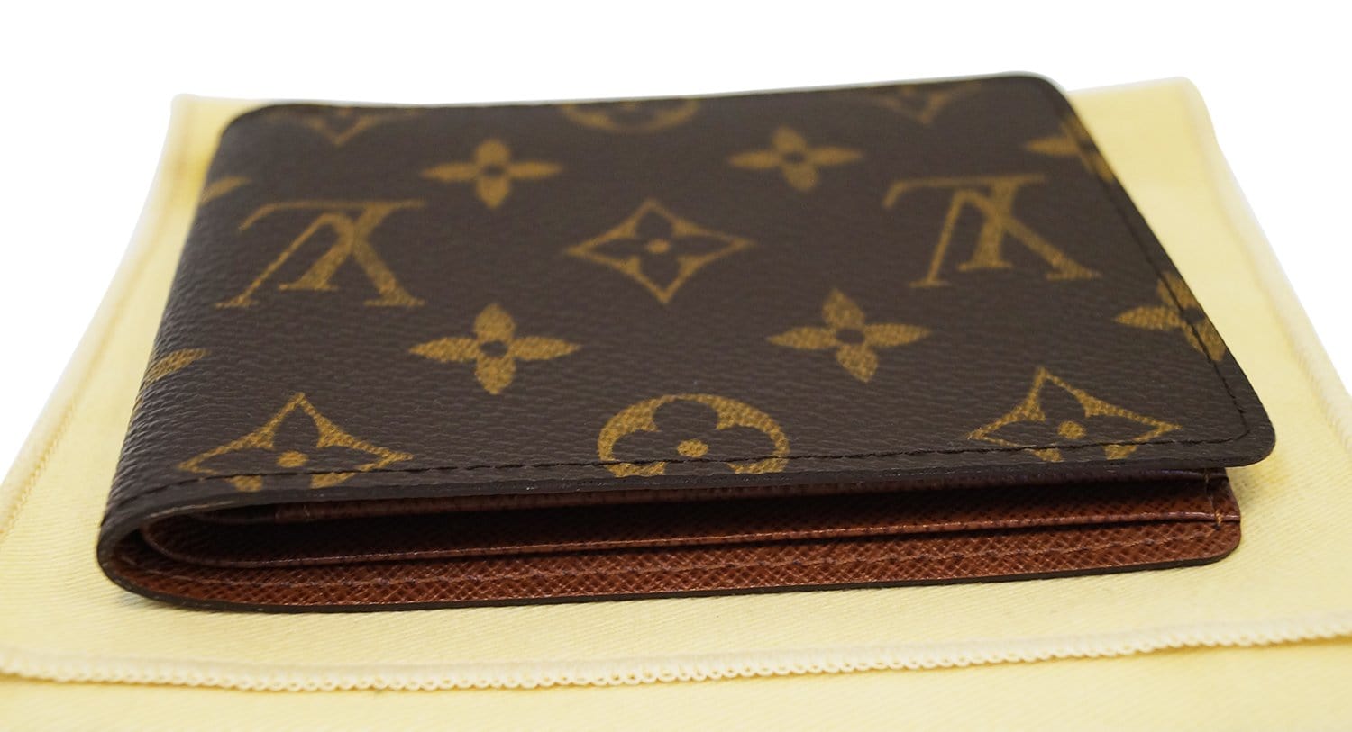 (used) Louis Vuitton Mens Bifold Wallet Monogram for Sale in