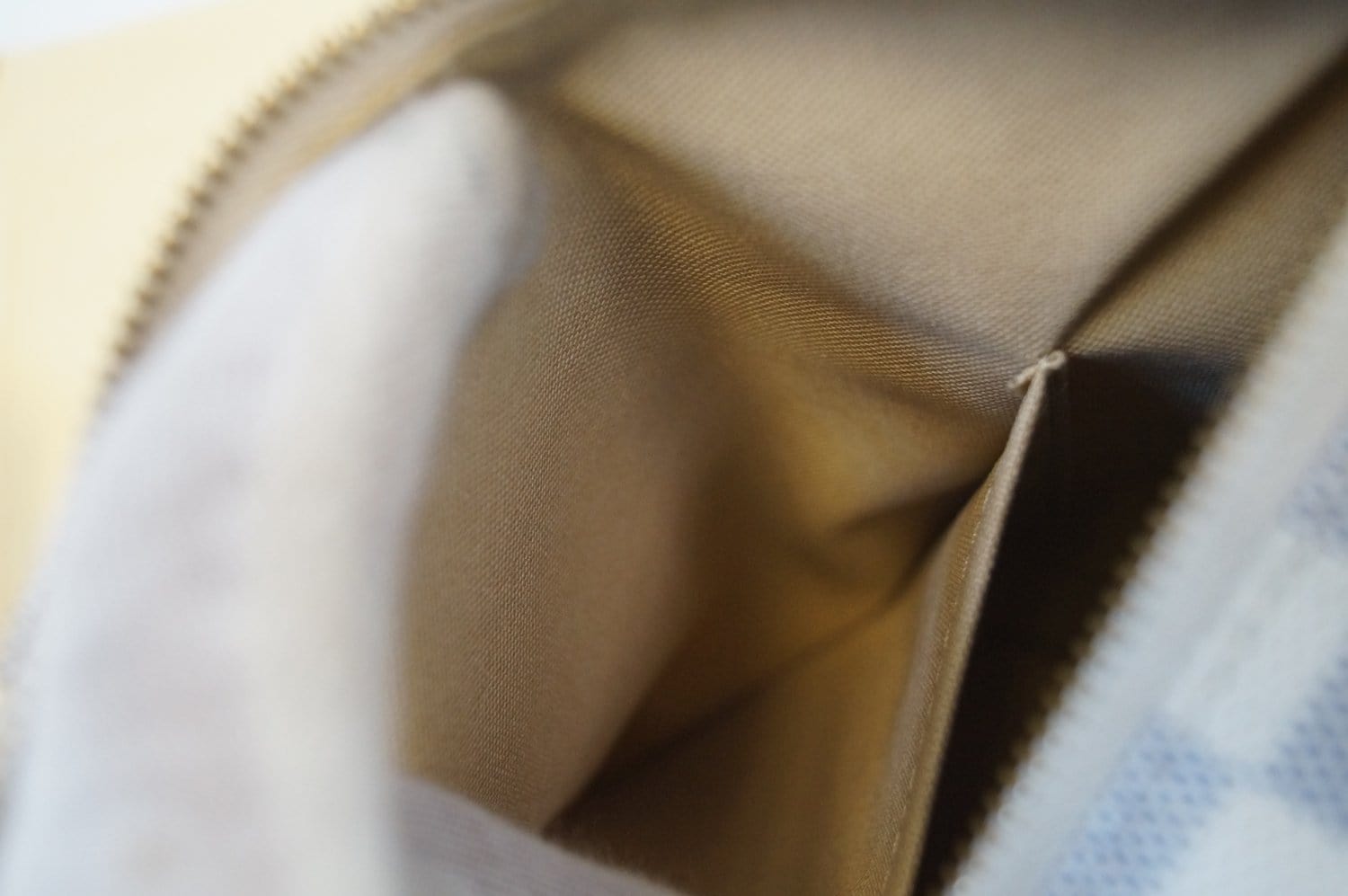 Louis Vuitton White Damier Azur Totally PM Cloth ref.874237 - Joli
