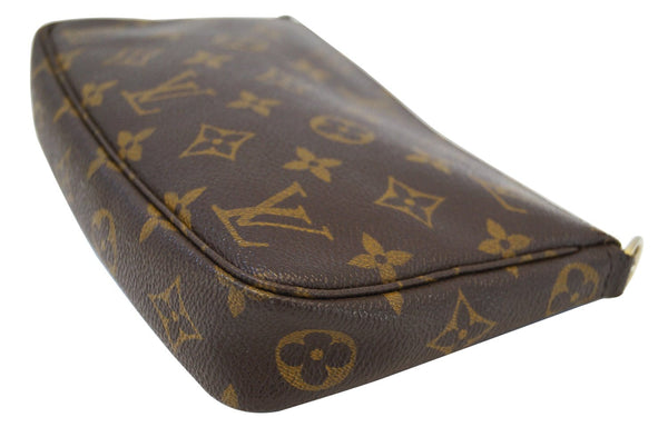 LOUIS VUITTON Monogram Pochette Accessoires Crossbody Bag