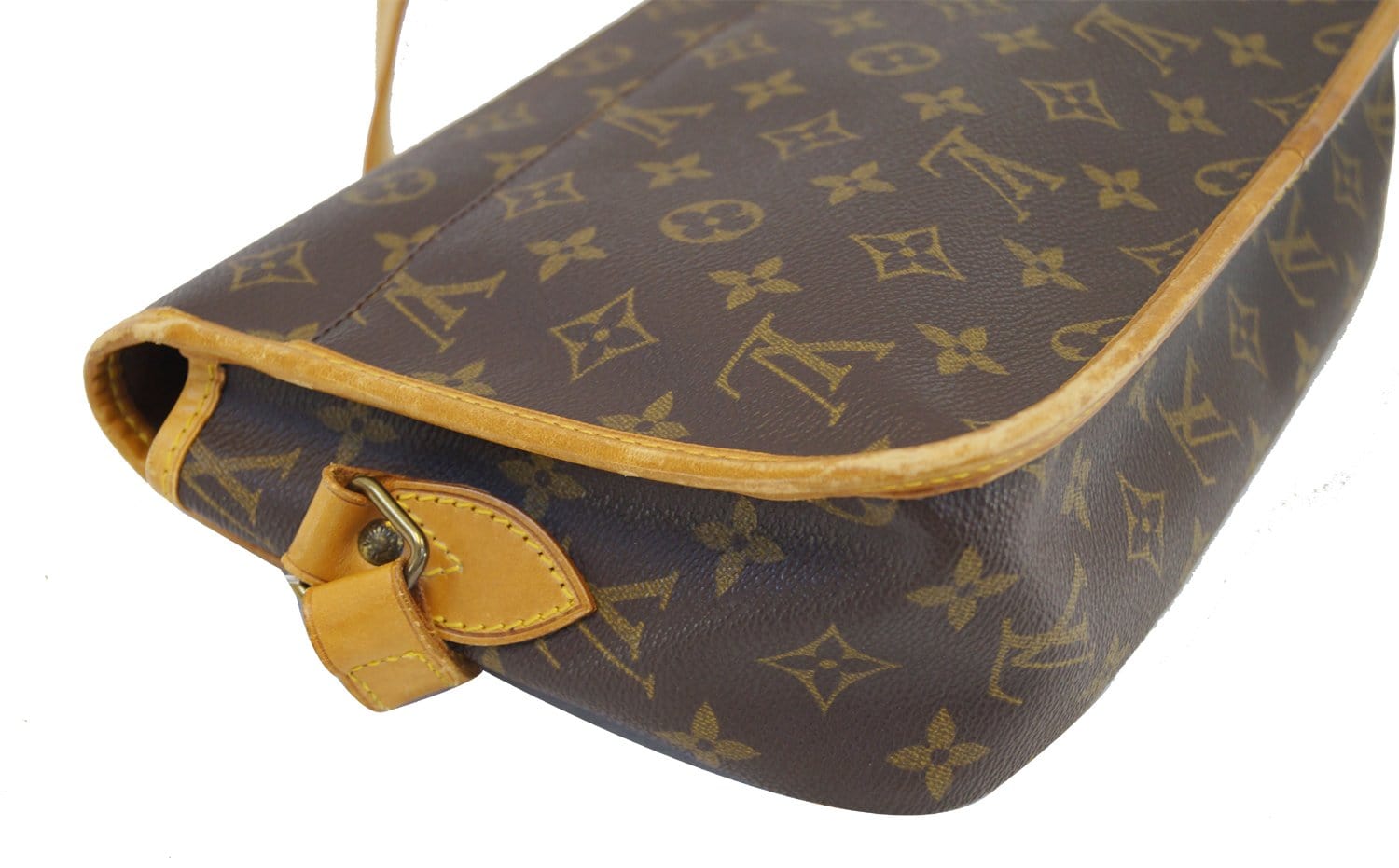 Louis Vuitton Monogram Sac Gibeciere MM Crossbody Bag at 1stDibs  louis  vuitton gibeciere mm, sac gibeciere louis vuitton, sac louis vuitton