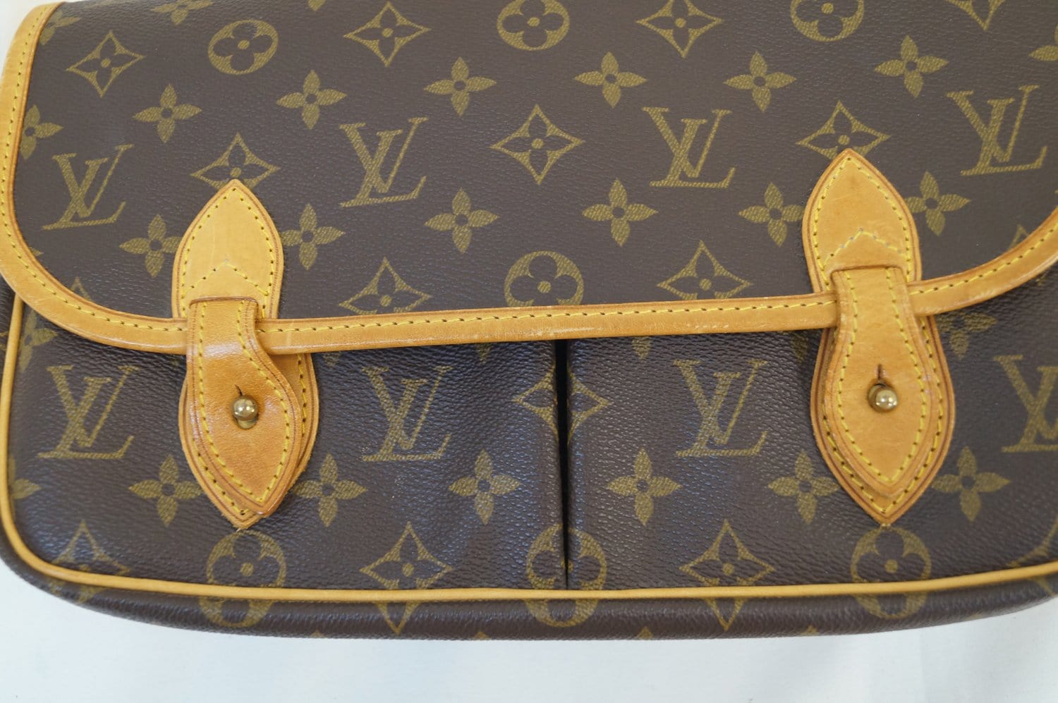 Louis Vuitton Vintage Monogram Canvas Sac Gibeciere MM Bag