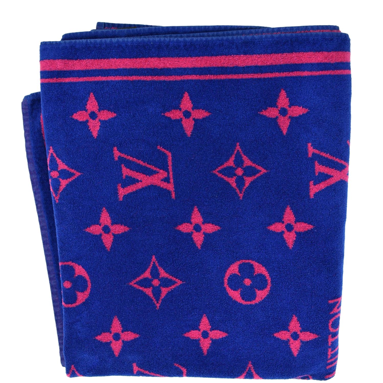Shop Louis Vuitton MONOGRAM Monogram classic beach towel (M72364
