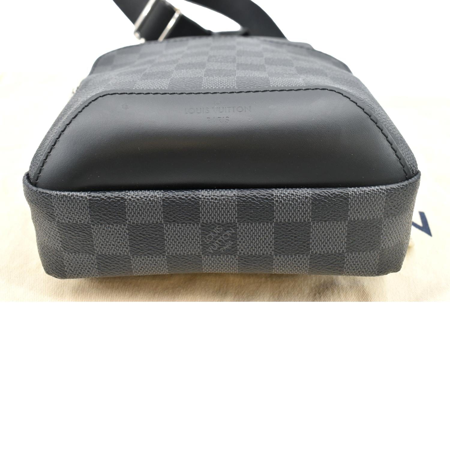 Louis Vuitton Avenue Sling Bag Black - 3 For Sale on 1stDibs