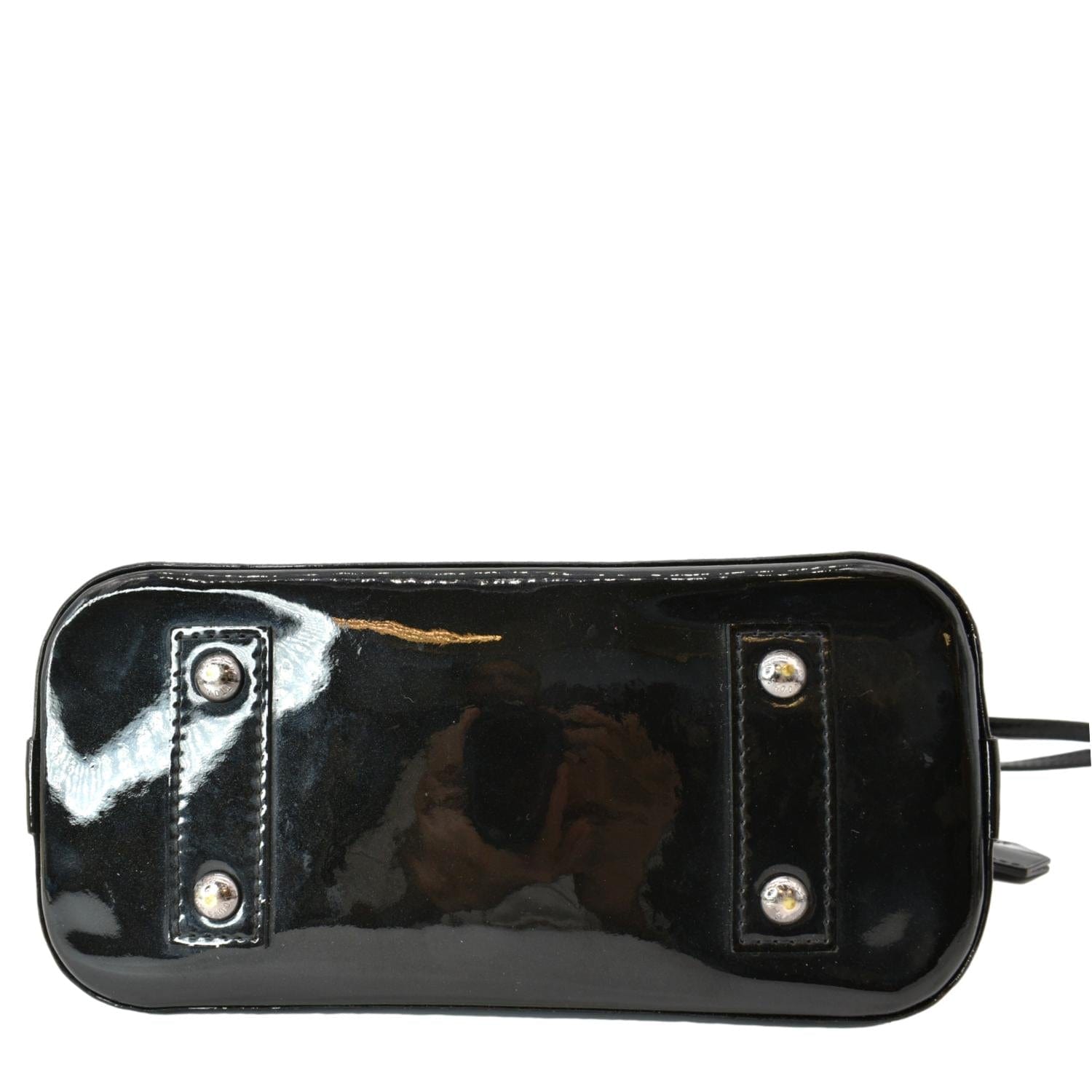 Alma bb leather handbag Louis Vuitton Black in Leather - 29420756