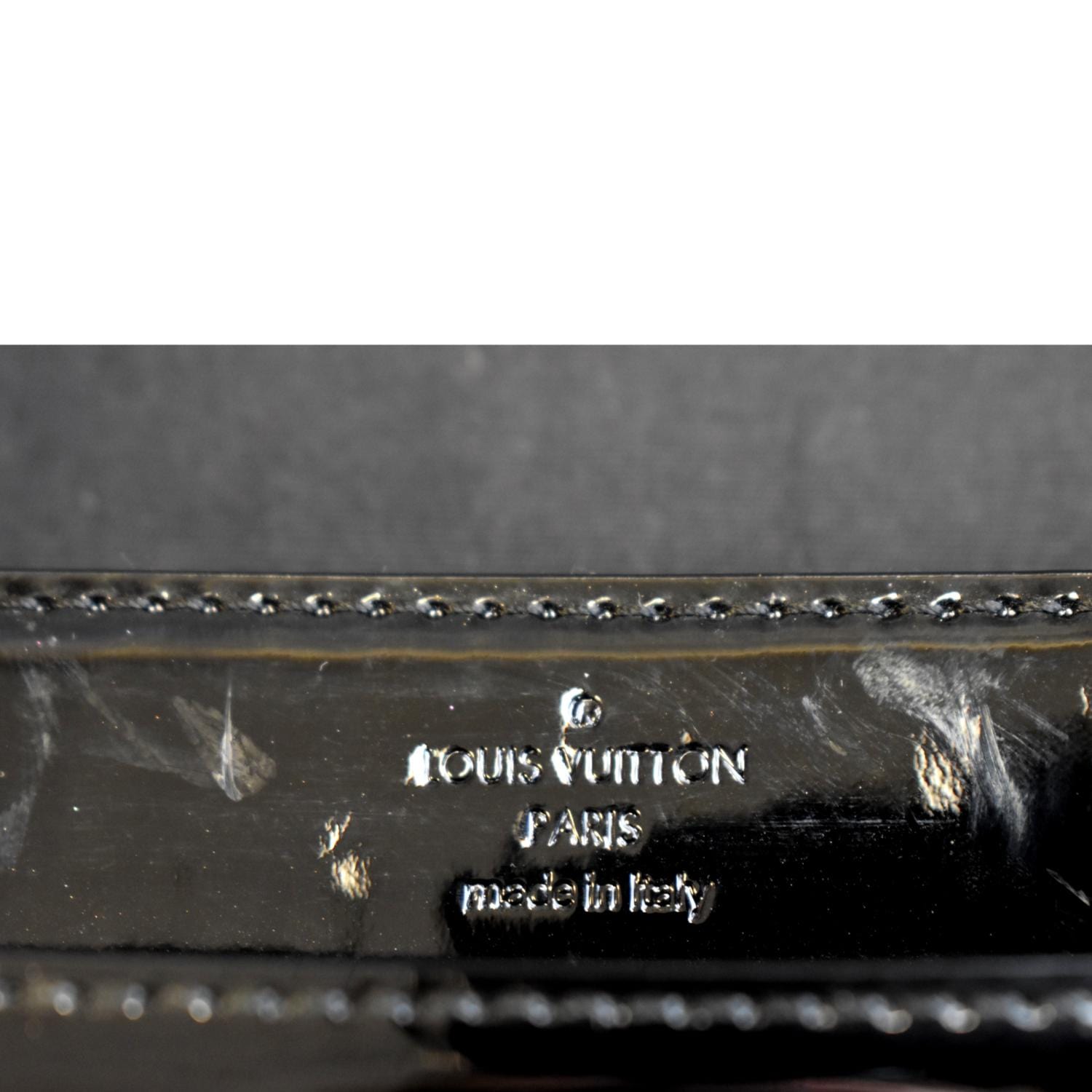 LOUIS VUITTON Magenta Patent Leather blocked Wallet – Labels Luxury