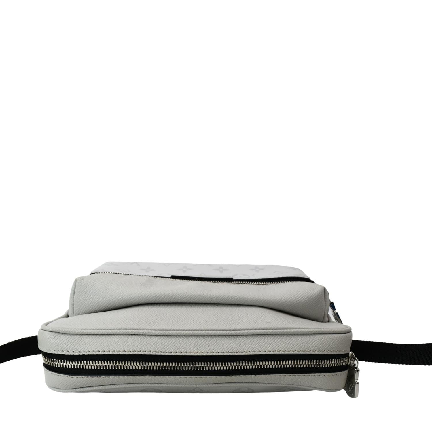 Black Louis Vuitton Taiga Outdoor Messenger Crossbody Bag – Designer Revival