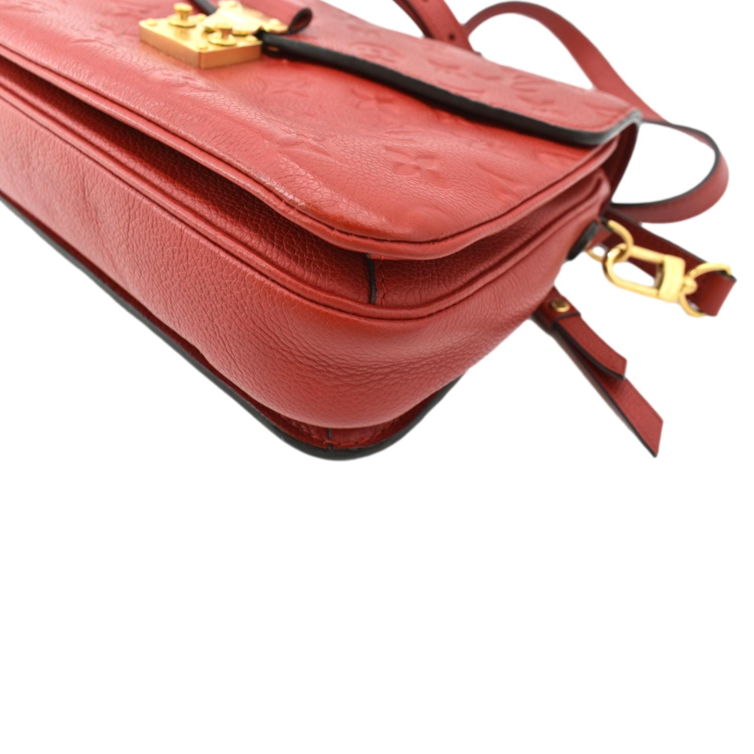 Metis leather crossbody bag Louis Vuitton Red in Leather - 36047303