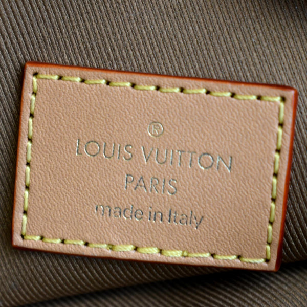 Absolutely Stunning Louis Vuitton Utility phone Sleeve Monogram