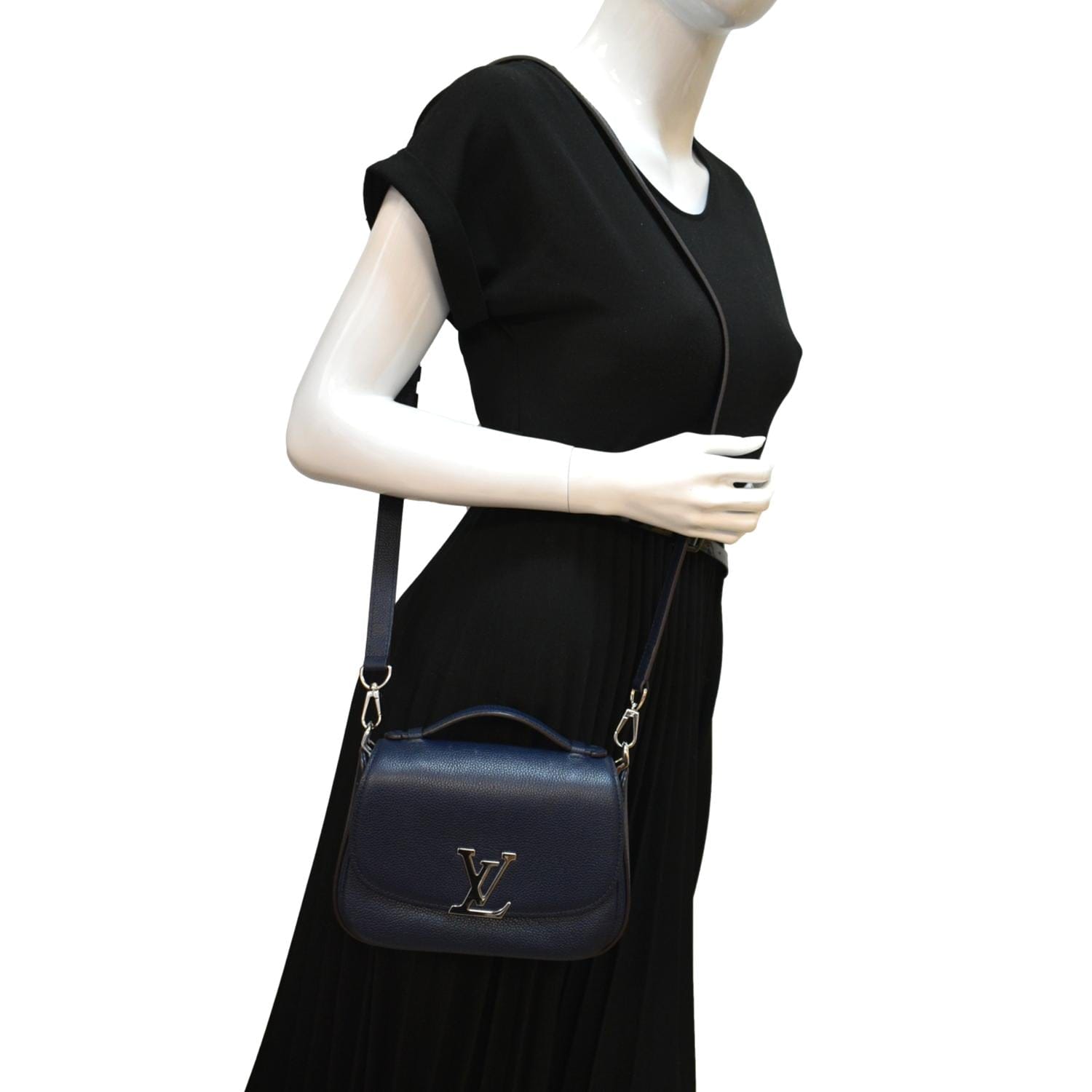 Louis Vuitton Neo Vivienne Baggage Size