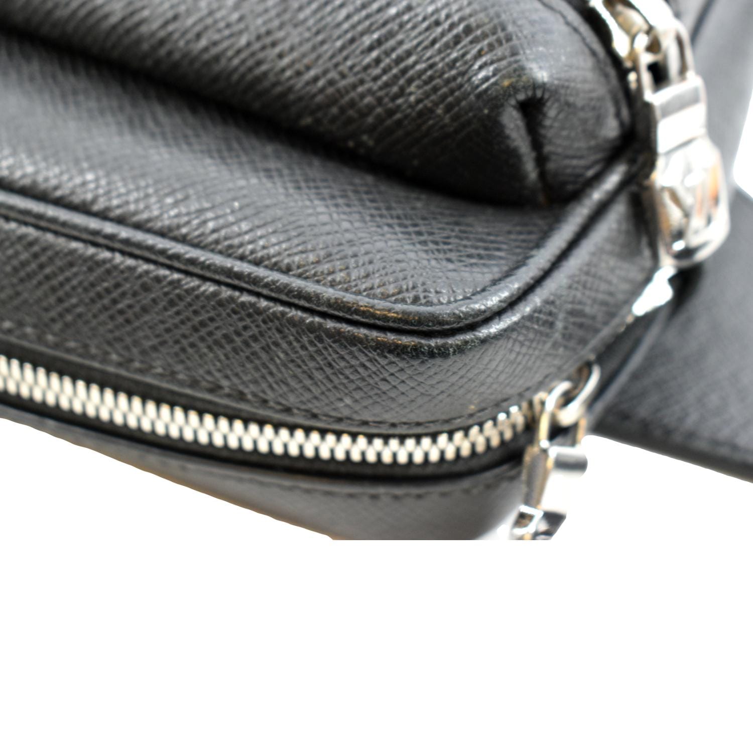 Louis Vuitton Taïgarama belt bag Black Grey Leather ref.350709