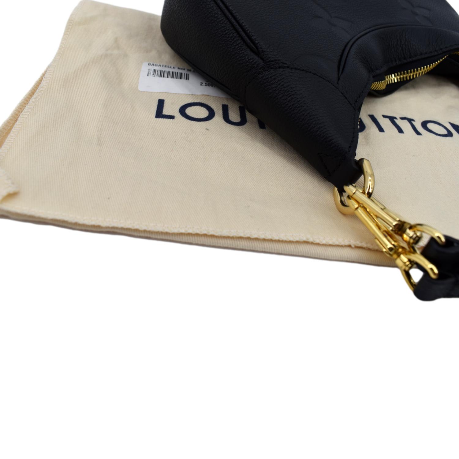 Сумка Louis Vuitton Bagatelle Bag Bicolour Monogram Empreinte Tourterelle /  Creme купить в интернет-магазине