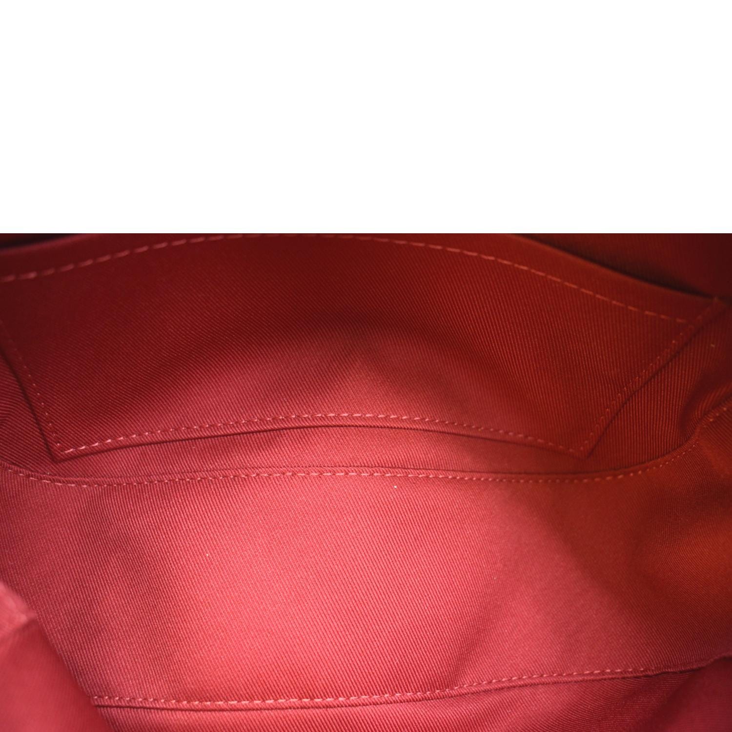 Saintonge leather crossbody bag Louis Vuitton Red in Leather - 30739683