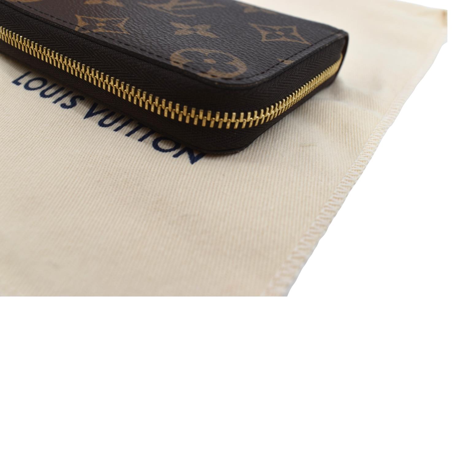 Louis Vuitton Brown Monogram Love Lock Zippy Coin Purse Cloth ref.186235 -  Joli Closet