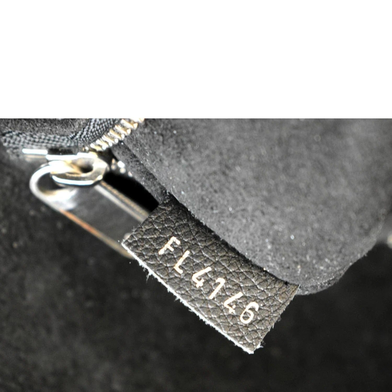 Louis Vuitton, Bags, Louis Vuitton Tote Lockme Cabas Vanille Noir New  Condition Tags W Storage Bag