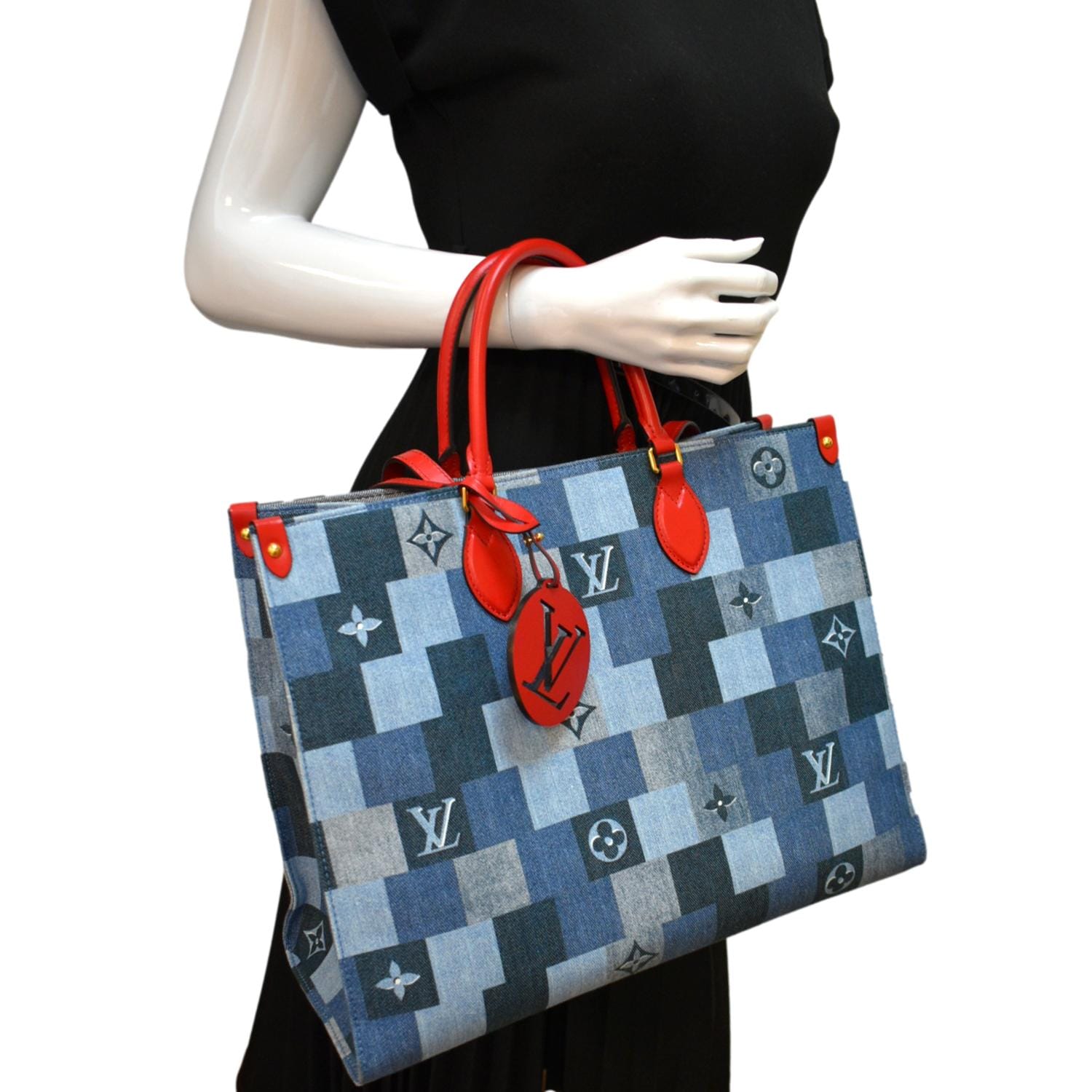 Onthego GM - Bicolour Black Beige - Women - Handbags - Shoulder And Cross  Body Bags - Louis Vuitton® in 2023